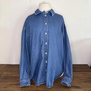 Universal Thread Denim Button-Up Shirt Large